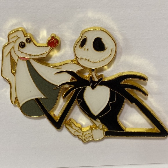 THE NIGHTMARE BEFORE CHRISTMAS DISNEY PIN - Picture 2 of 7